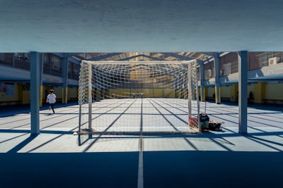 من هو أفضل لاعب كرة قدم في العالم 2025؟